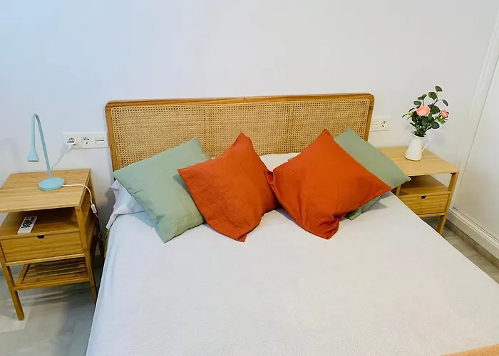 Solana Tulipanes Parking Pool Terrace فوينخيرولا